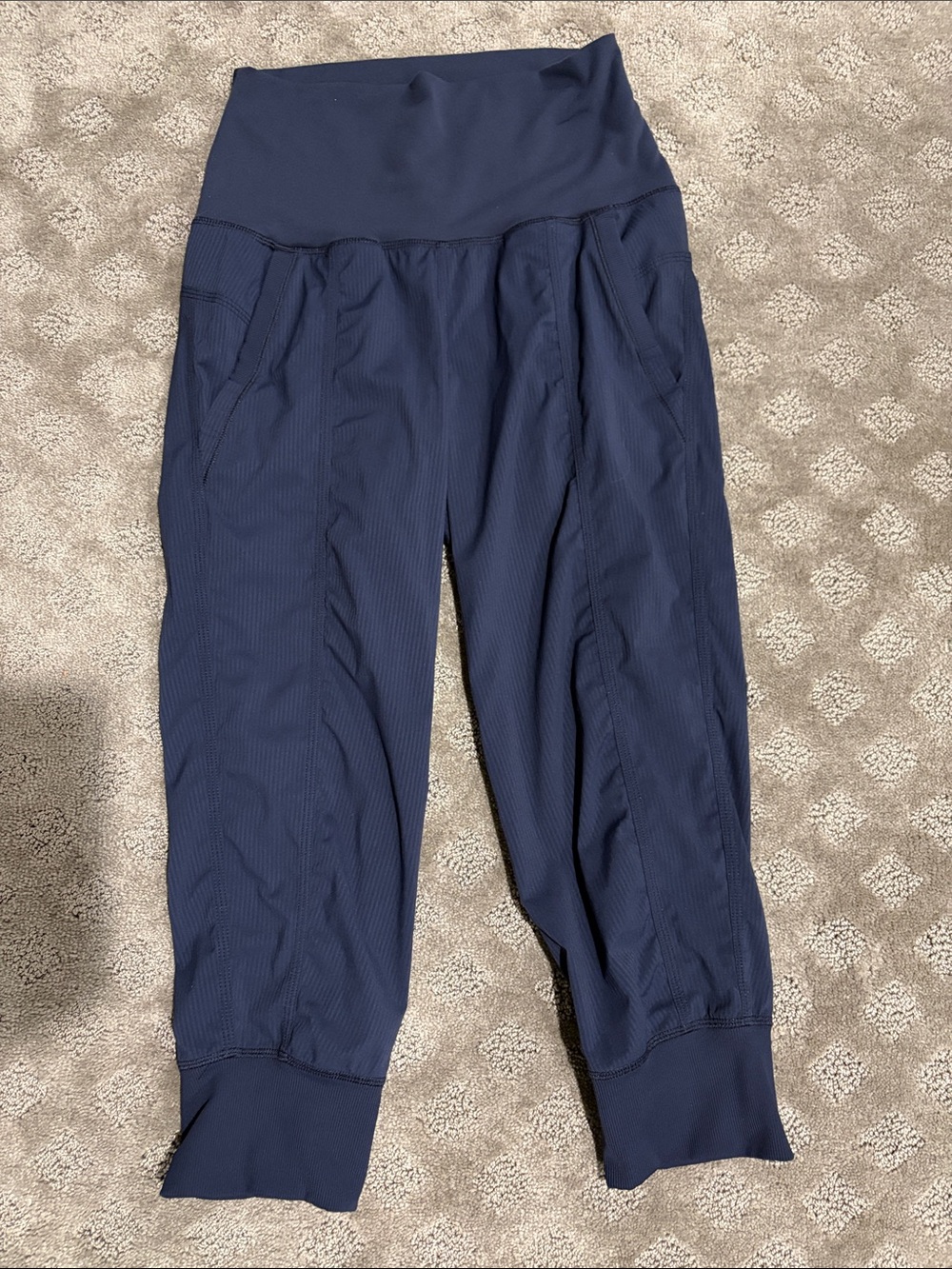 lululemon athletica Navy Blue In Flux Crop